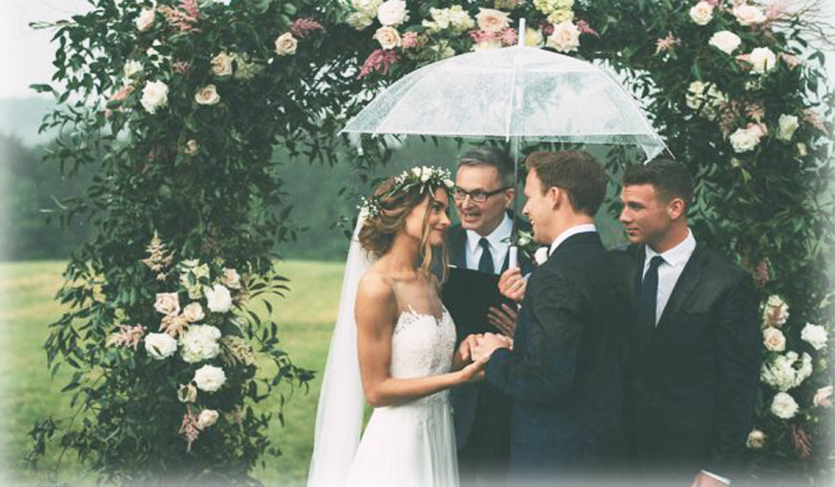 Wajib Tahu !! 6 Tips Menikah di Musim Hujan