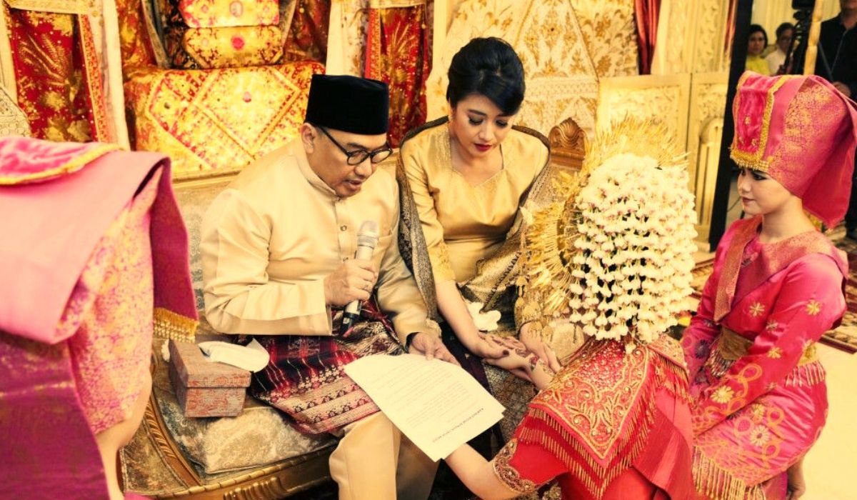 Intip Tradisi Unik Pra Pernikahan Adat Sumatera Barat