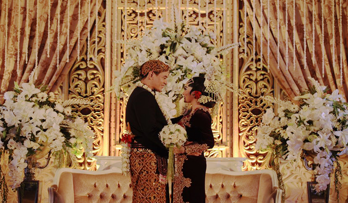 Ini Dia Macam-macam Pakaian Adat Pernikahan Jawa Tengah